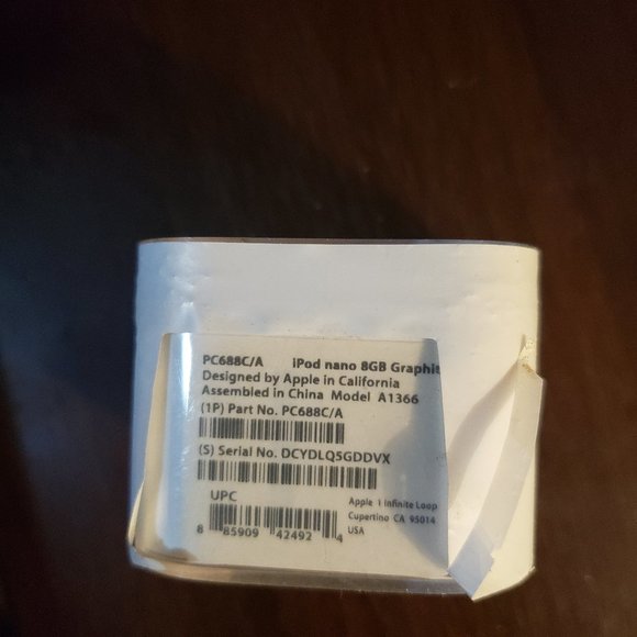 iPod Nano 8 GB - Picture 3 of 3